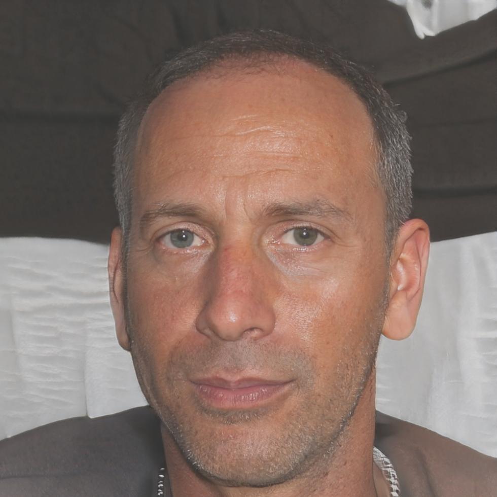 Portrait de Marc Dubois, expert en finance comportementale